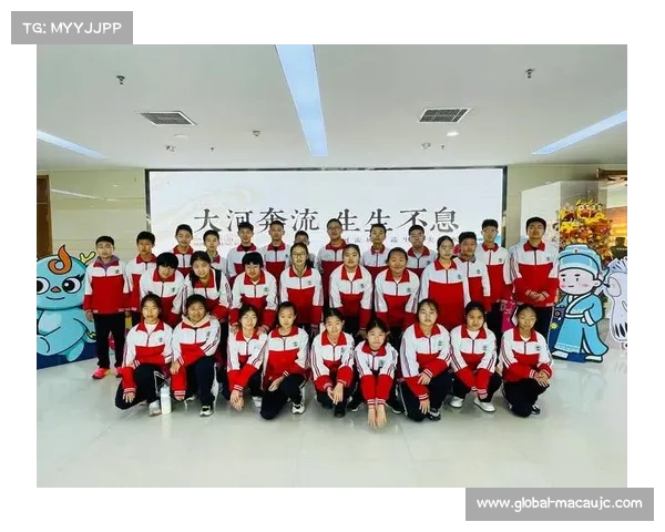 钟文杰与钟其源的广州之旅探寻传统文化与现代魅力的交融之地 钟文杰与钟其源的广州之旅探寻传统文化与现代魅力的交融之地